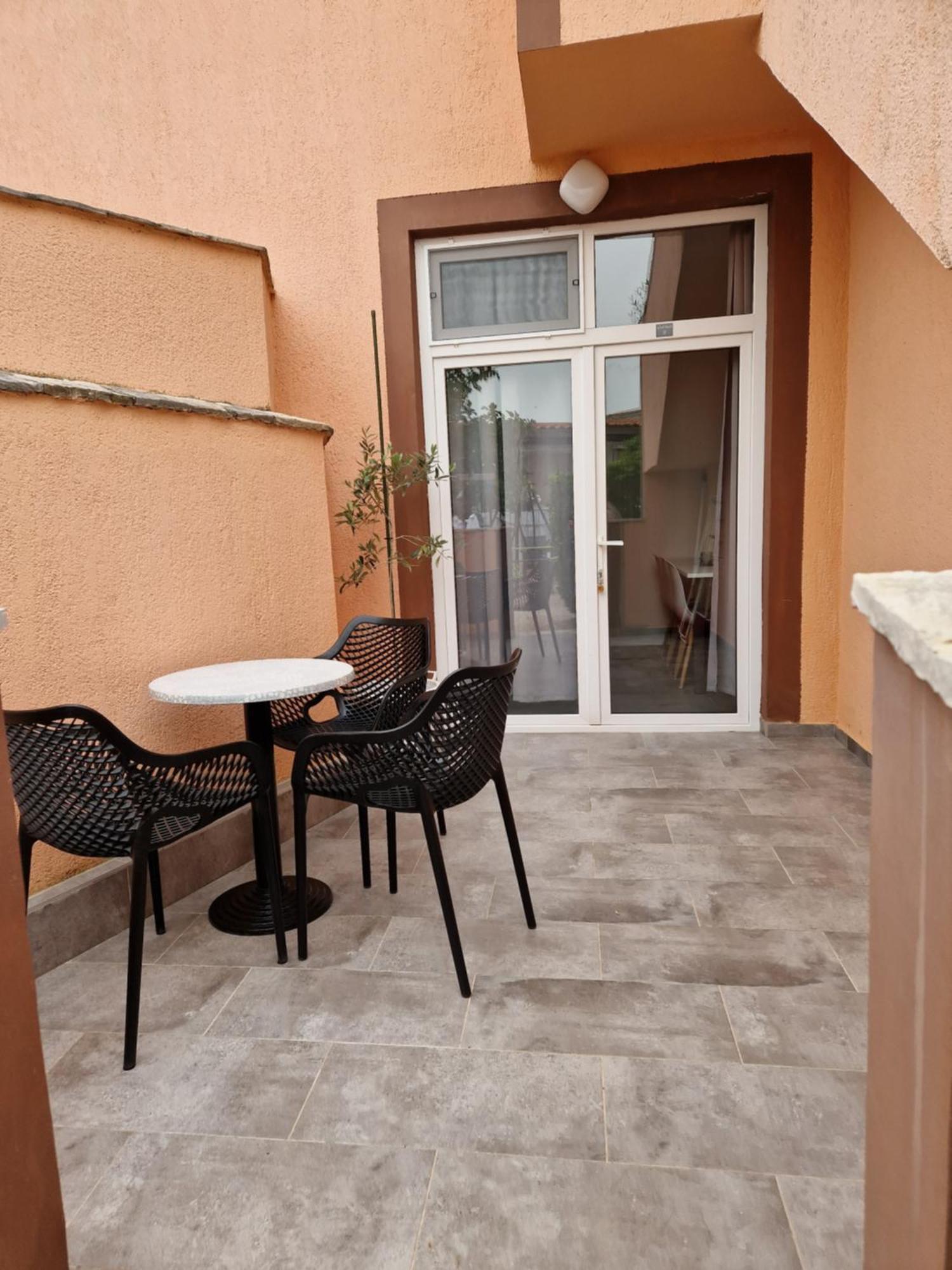 Aurelia Apartments, Vir Exterior foto
