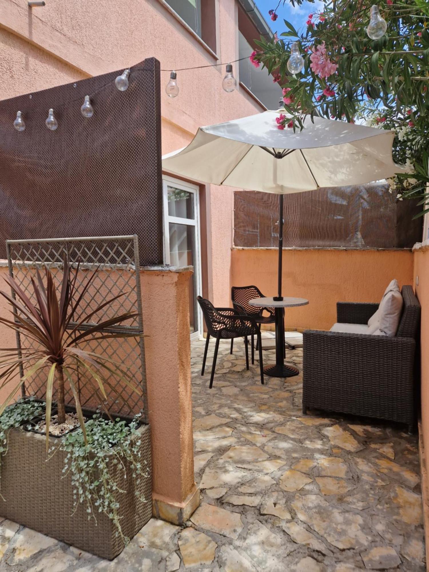 Aurelia Apartments, Vir Exterior foto